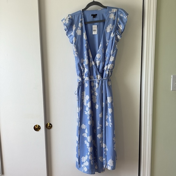 Ann Taylor Blue Floral Wrap Midi Dress 10 - Picture 4 of 10